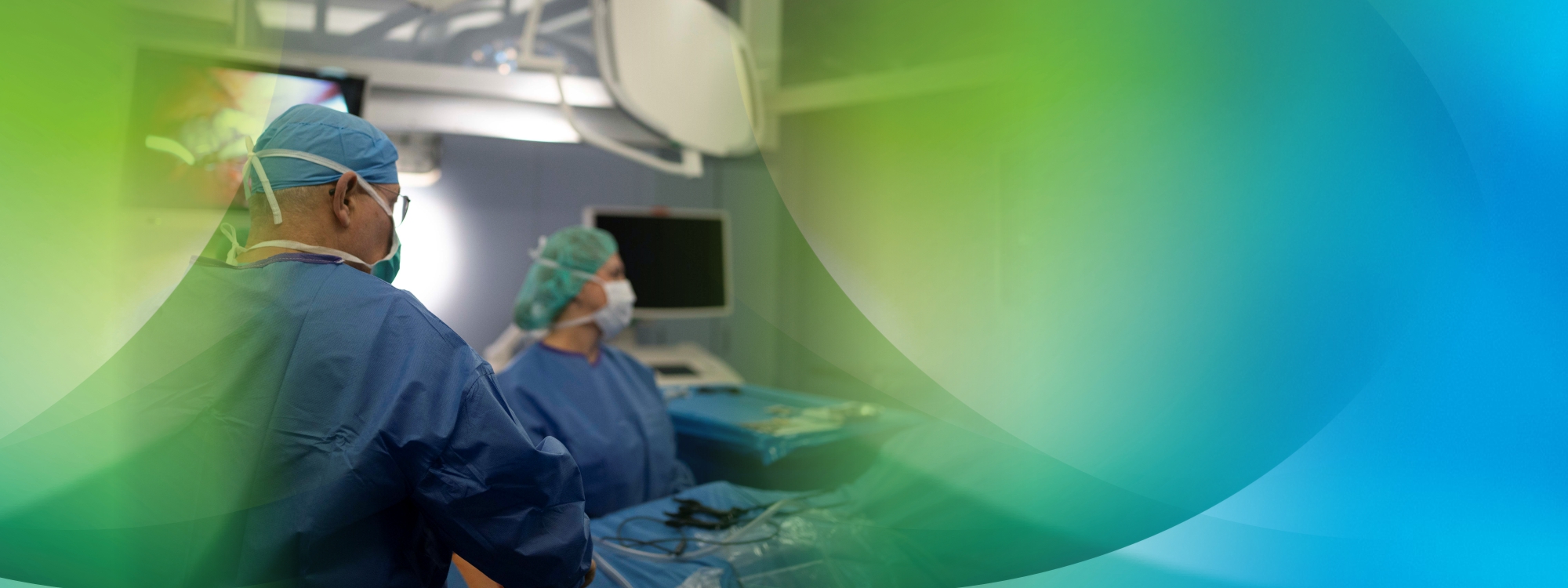 Aufnahmesituation eines Kindes in Begleitung ihres Vaters mit einer Ärztin des Kreiskrankenhauses Prenzlau