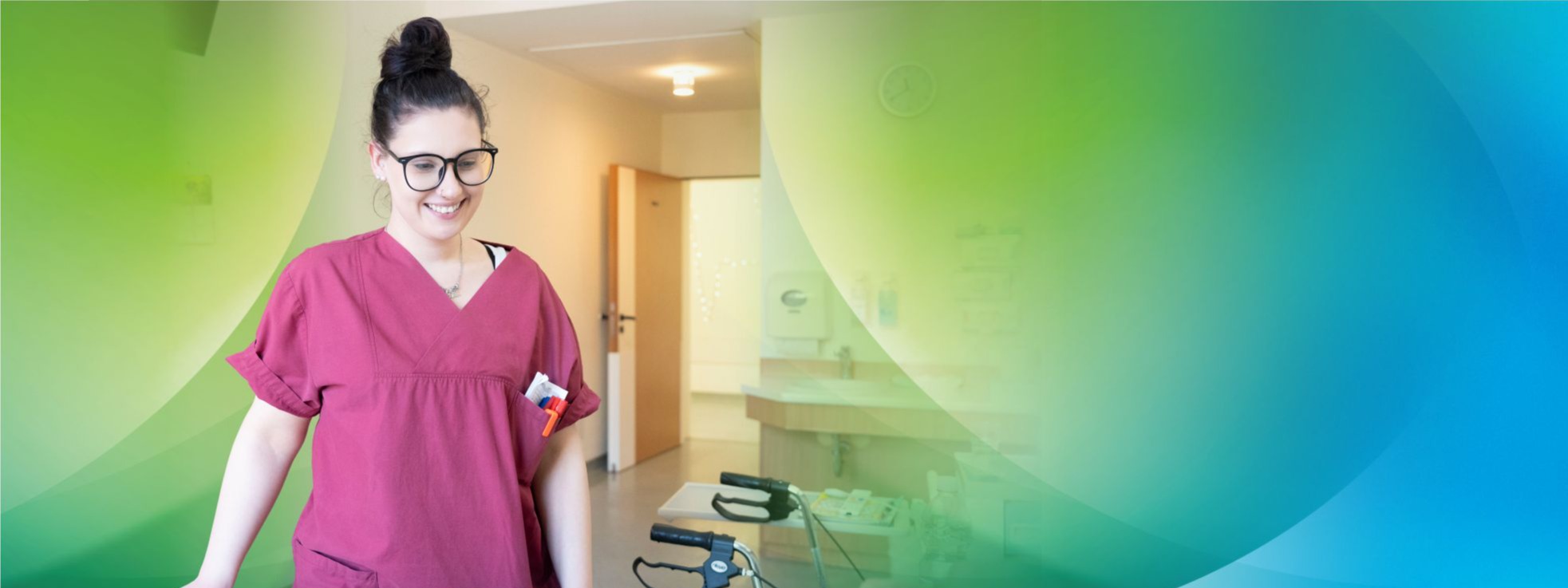 Aufnahmesituation eines Kindes in Begleitung ihres Vaters mit einer Ärztin des Kreiskrankenhauses Prenzlau