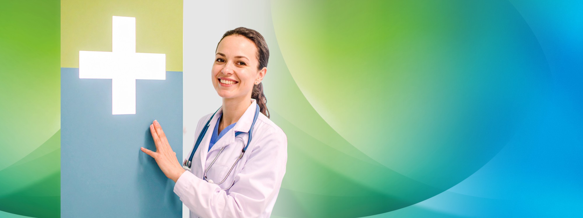 Aufnahmesituation eines Kindes in Begleitung ihres Vaters mit einer Ärztin des Kreiskrankenhauses Prenzlau