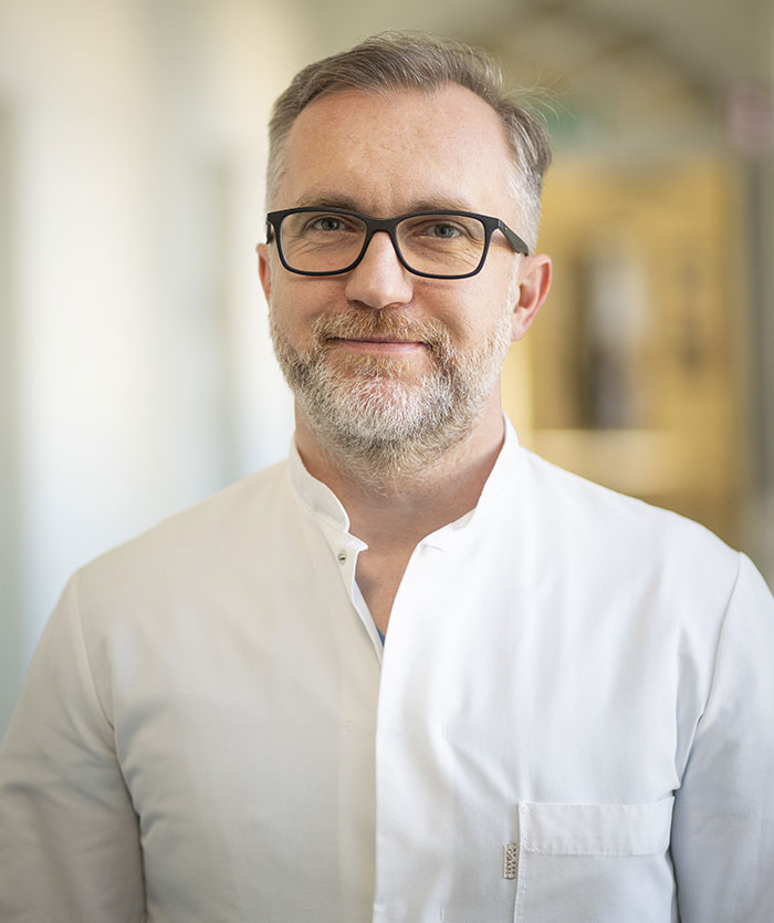 Porträt von Lukasz Pieleszek Leitender Oberarzt für Anaesthesiologie