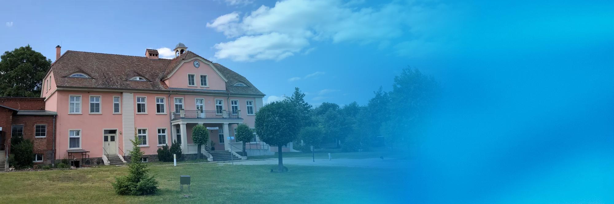 Außenansicht der Wohnstätte Gutshaus Criewen